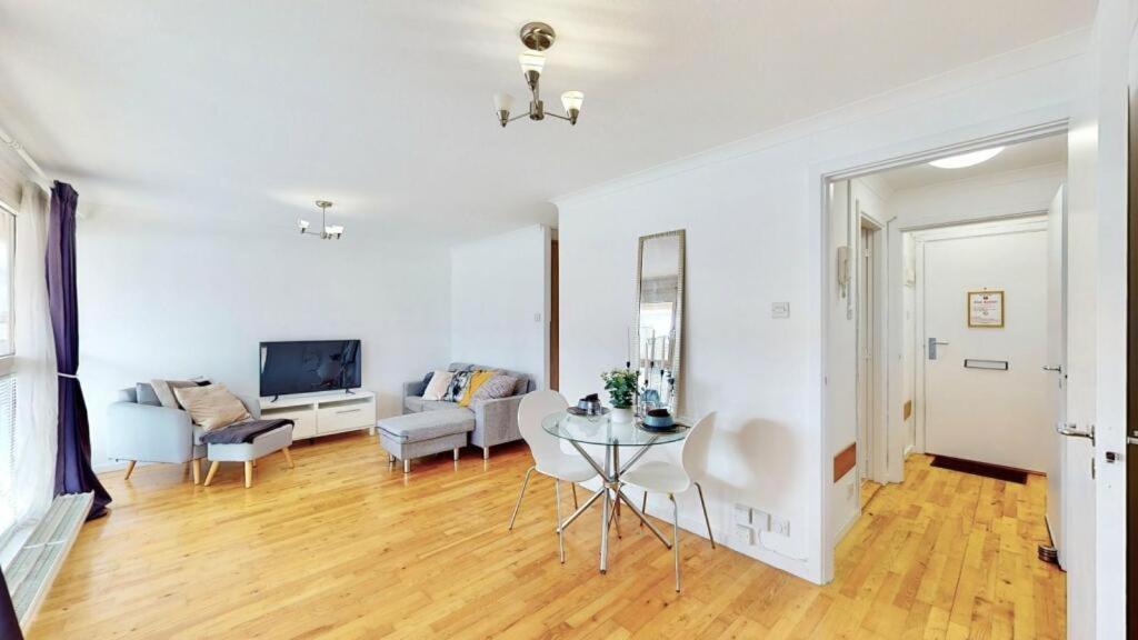 85 Tivoli Court, Rotherhithe Street, London, Se16 5ud Appartement