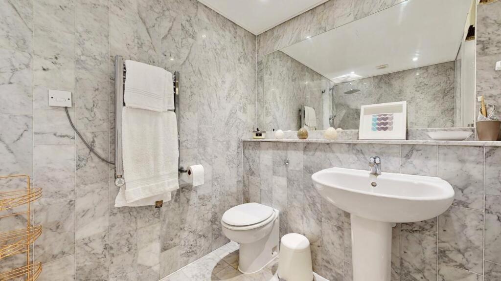 Apartamento 85 Tivoli Court, Rotherhithe Street, London, Se16 5ud